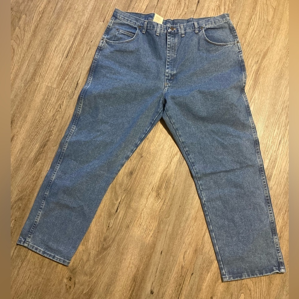 Wrangler Rugged Wear Medium Light Denim Jeans - Relaxed Fit 44W (43) x 30 L